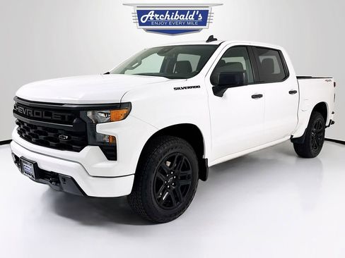 Used 2023 Chevrolet Silverado 1500 Custom image 3