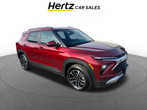 Used 2025 Chevrolet TrailBlazer LT image 1