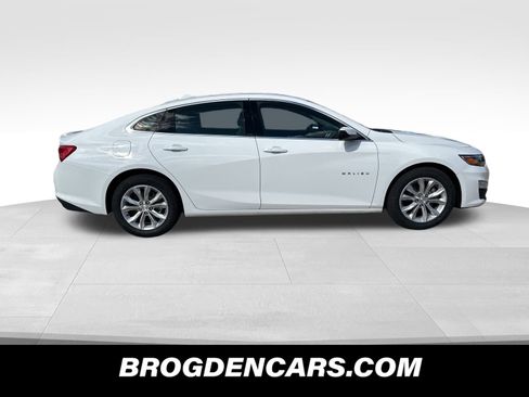 Used 2023 Chevrolet Malibu LT image 2