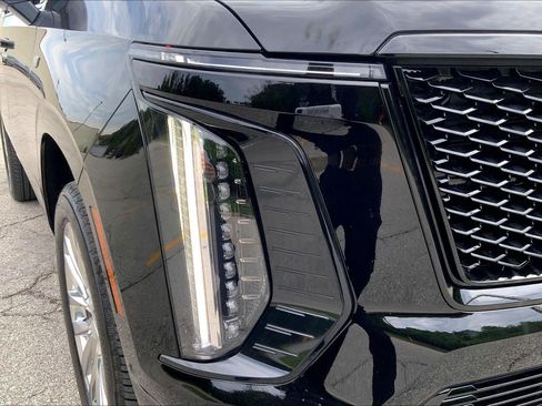 Certified 2025 Cadillac Escalade Sport Platinum AWD/4WD image 28