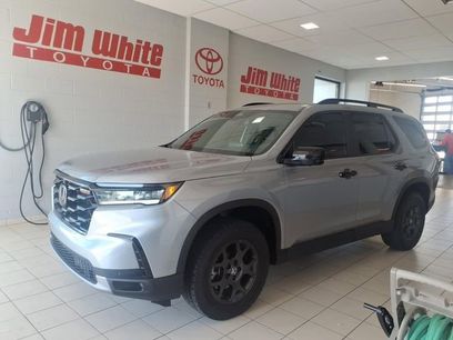 Used 2025 Honda Pilot TrailSport