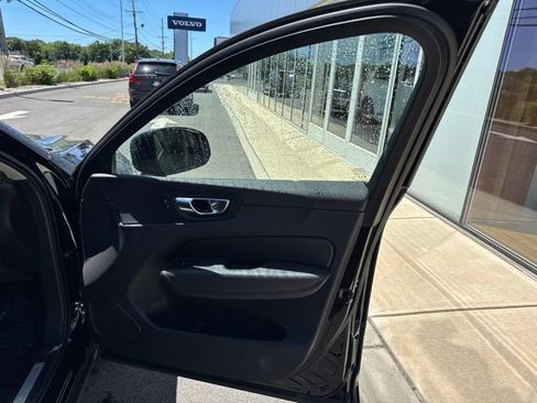 Certified 2025 Volvo XC60 B5 Plus w/ Climate Package AWD/4WD image 14