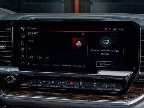 Used 2025 GMC Sierra 1500 Elevation image 25