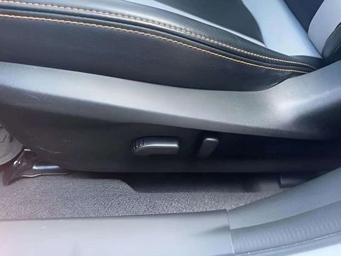 Used 2020 Subaru Crosstrek 2.0i Limited w/ Moonroof Package image 7