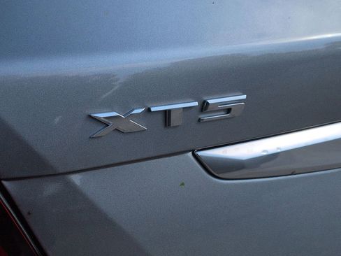 Used 2023 Cadillac XT5 Premium Luxury image 6