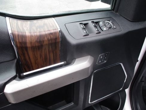 Used 2019 Ford F150 Lariat w/ Equipment Group 502A Luxury image 7