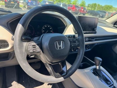 Used 2024 Honda HR-V LX image 11