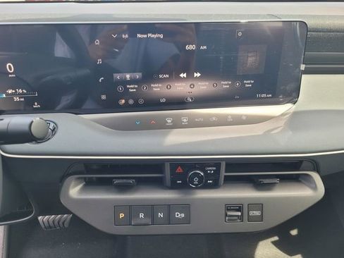 New 2026 Nissan Leaf FWD image 10