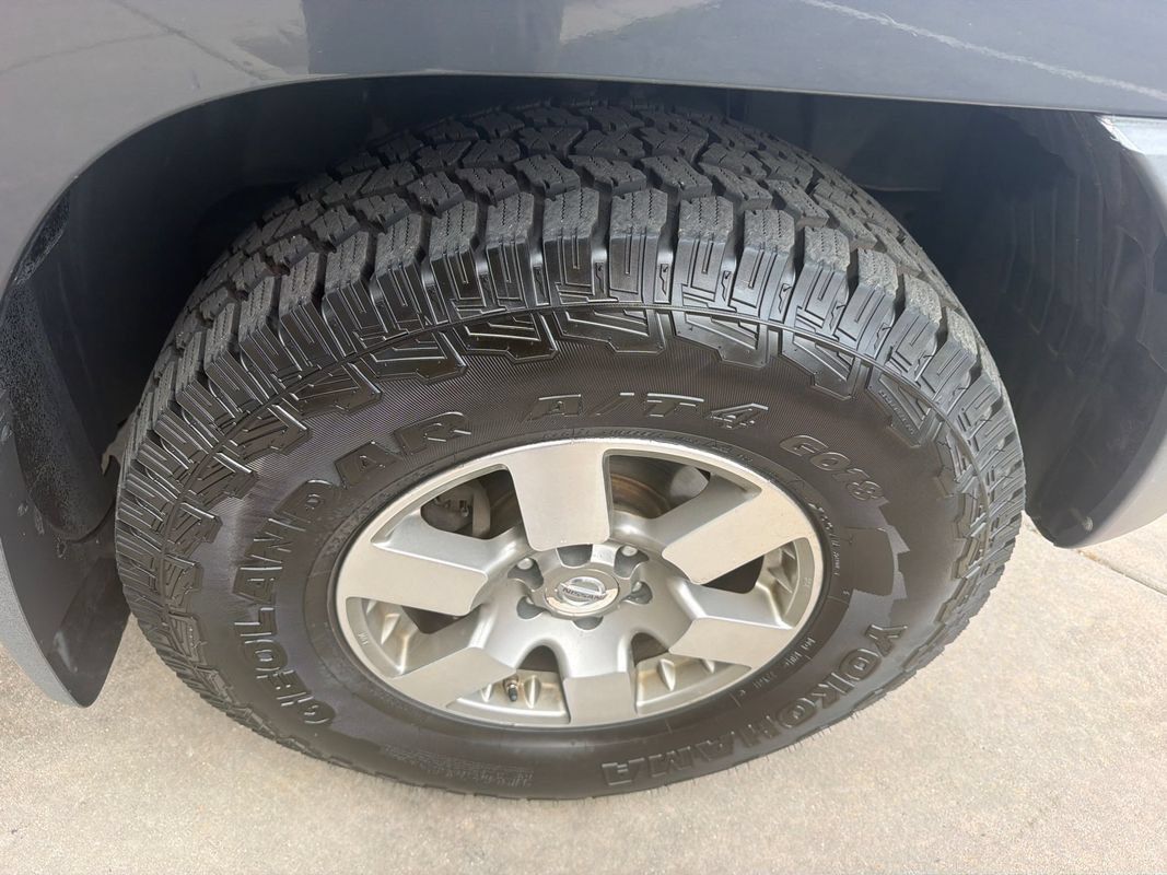 Used 2013 Nissan Xterra PRO-4X w/ Pro-4x Leather Pkg AWD/4WD image 12