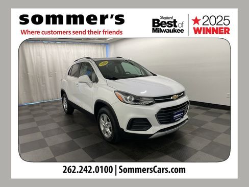 Used 2020 Chevrolet Trax LT w/ LT Convenience Package AWD/4WD image 1