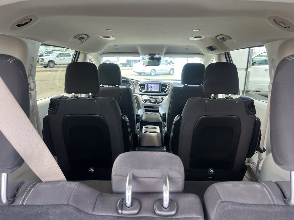 Used 2023 Chrysler Voyager LX FWD image 35