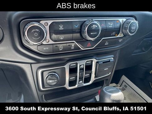 Used 2023 Jeep Gladiator Sport AWD/4WD image 25