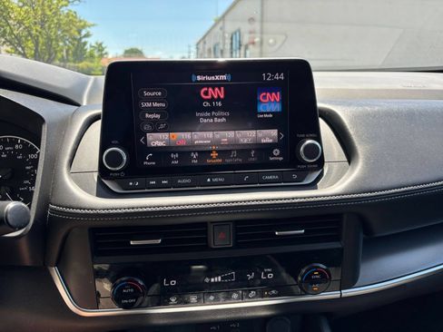 Used 2025 Nissan Rogue SV FWD image 16