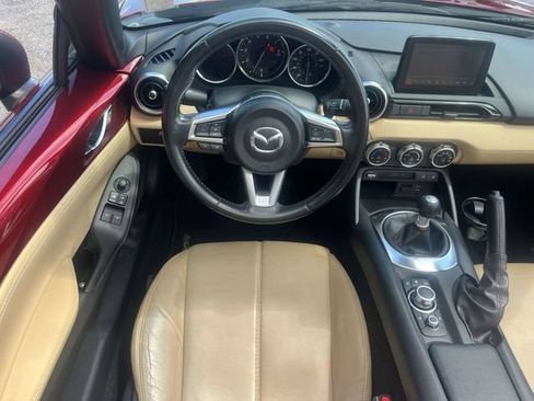 Used 2019 MAZDA MX-5 Miata RF Grand Touring RWD image 13
