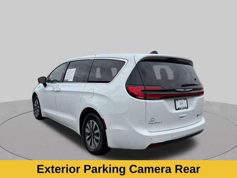 Used 2024 Chrysler Pacifica Limited FWD image 11