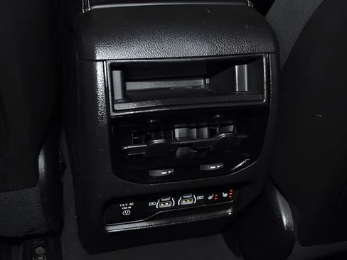 Used 2023 Jeep Grand Cherokee Limited AWD/4WD image 19