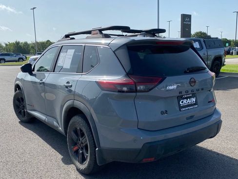 Used 2025 Nissan Rogue SV AWD/4WD image 6