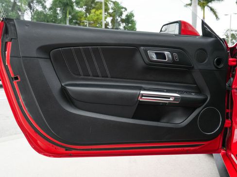 Used 2020 Ford Mustang Premium image 34