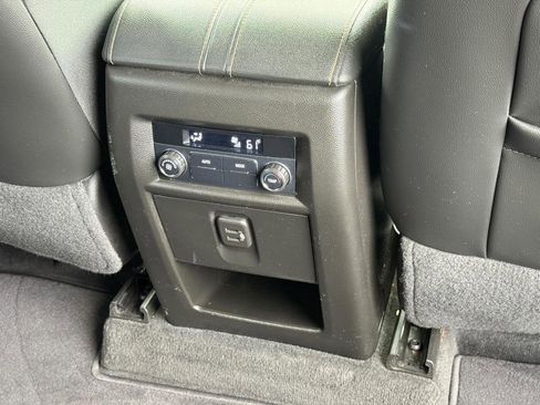 Used 2019 Chevrolet Traverse LT AWD/4WD image 43