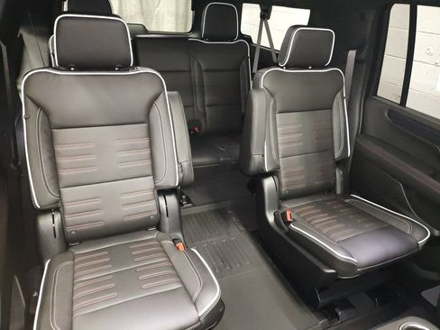 New 2026 GMC Yukon XL AT4 Ultimate AWD/4WD image 12