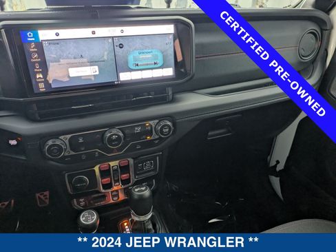 Used 2024 Jeep Wrangler Unlimited Rubicon AWD/4WD image 29