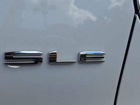 Certified 2022 GMC Acadia SLE AWD/4WD image 33
