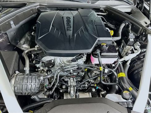 Certified 2026 Genesis G70 2.5T RWD image 30