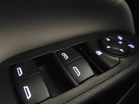 Used 2024 Chevrolet Equinox LS w/ LS Convenience Package image 27