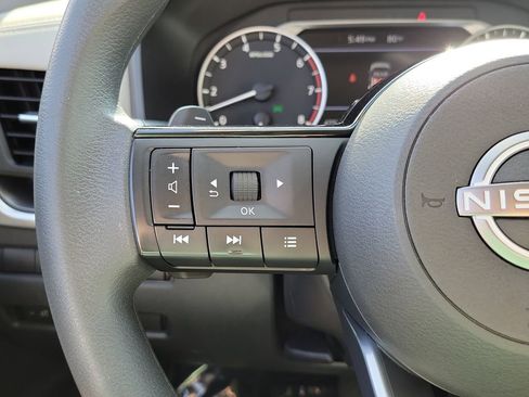 Used 2023 Nissan Rogue SV FWD image 7