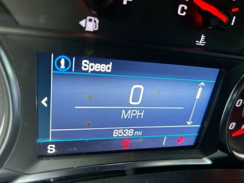 Used 2024 GMC Terrain SLE w/ Driver Convenience Package FWD image 16