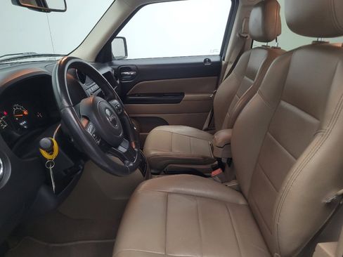 Used 2016 Jeep Patriot High Altitude FWD image 17