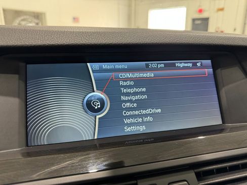 Used 2011 BMW 535i xDrive Sedan image 18