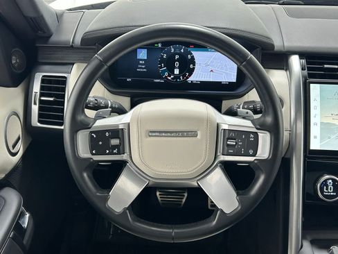 Used 2023 Land Rover Discovery HSE R-Dynamic AWD/4WD image 12