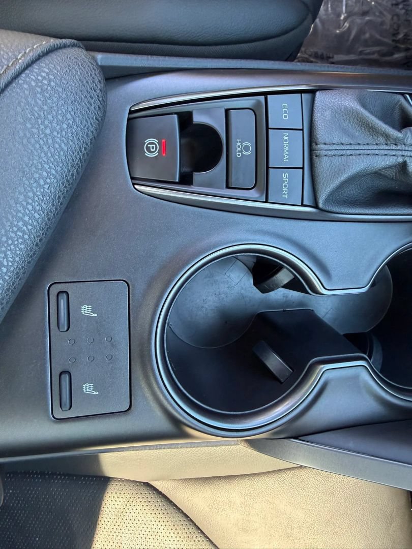 Used 2021 Toyota Camry XSE FWD image 31