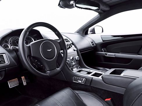 Used 2014 Aston Martin DB9 Coupe RWD image 2