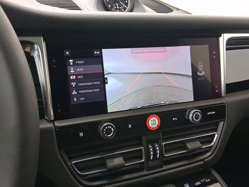 New 2026 Porsche Macan image 22