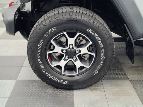 Used 2022 Jeep Wrangler Unlimited Rubicon w/ LED Lighting Group AWD/4WD image 17