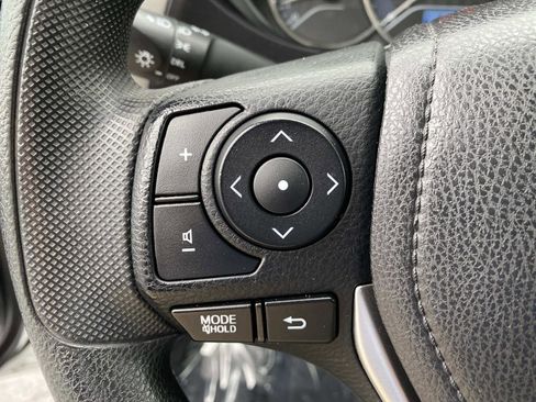 Used 2015 Toyota Corolla LE image 17