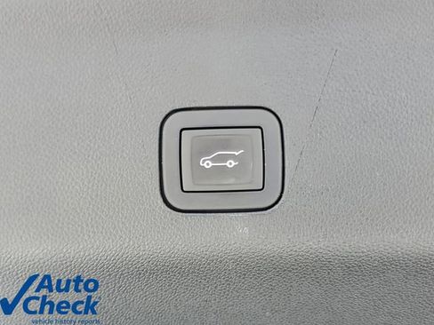 Used 2025 Chevrolet Tahoe Z71 AWD/4WD image 11
