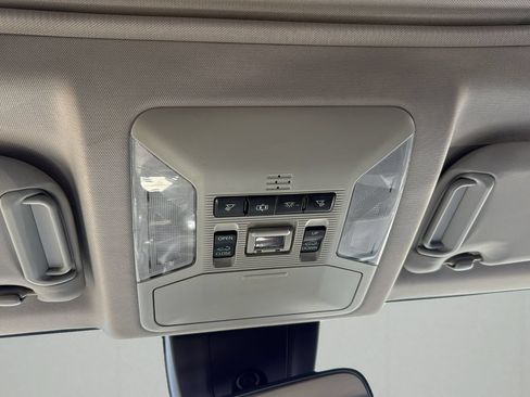 Used 2019 Toyota RAV4 XLE w/ Convenience Package FWD image 22