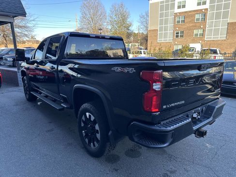 Used 2020 Chevrolet Silverado 2500 Custom w/ Custom Value Package image 5