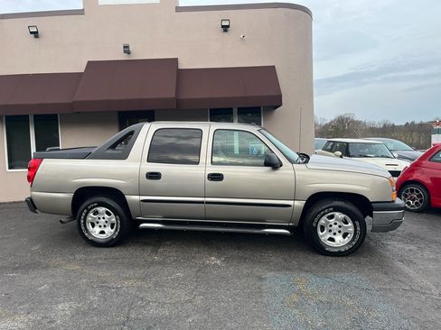 Used 2003 Chevrolet Avalanche 2WD image 4