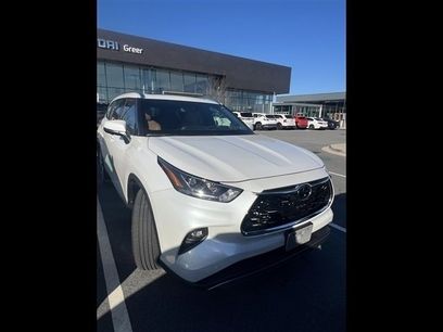 Used 2024 Toyota Highlander Platinum