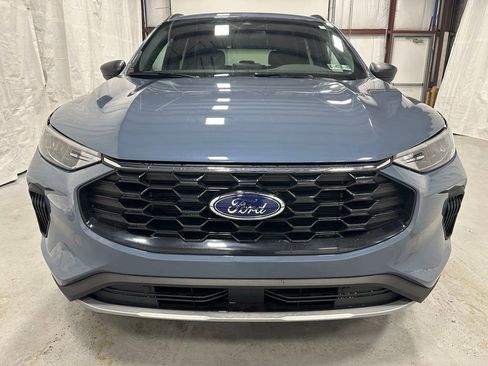 Used 2025 Ford Escape ST-Line image 2