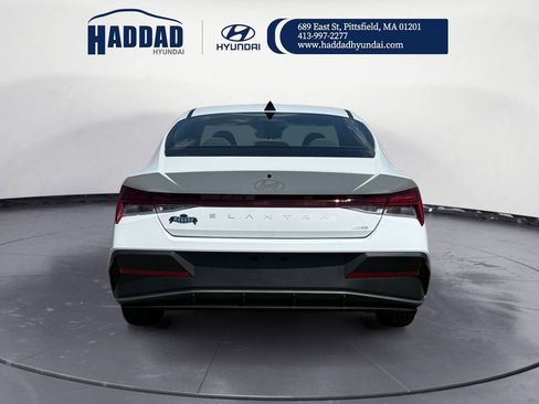 New 2026 Hyundai Elantra Hybrid FWD image 5