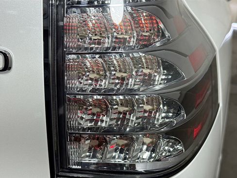 Used 2023 Lexus GX 460 Premium image 32