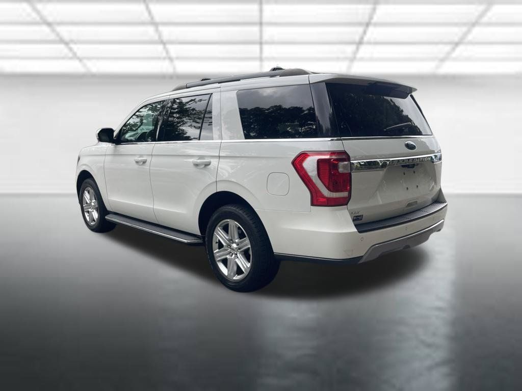 Used 2020 Ford Expedition XLT w/ Equipment Group 202A AWD/4WD image 3