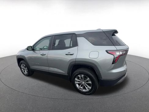 Used 2025 Chevrolet Equinox LT FWD image 10