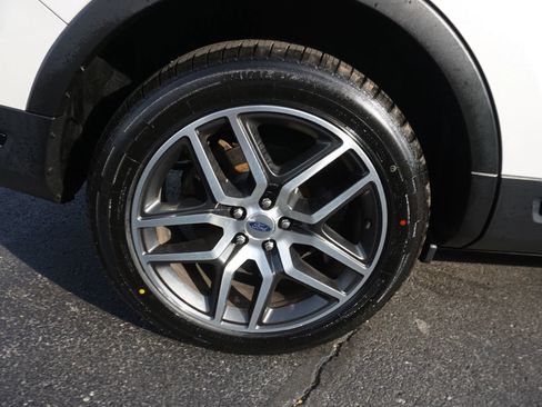 Used 2018 Ford Explorer Sport image 38