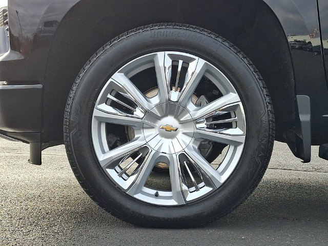 Used 2026 Chevrolet Silverado 1500 High Country w/ High Country Premium Package AWD/4WD image 5